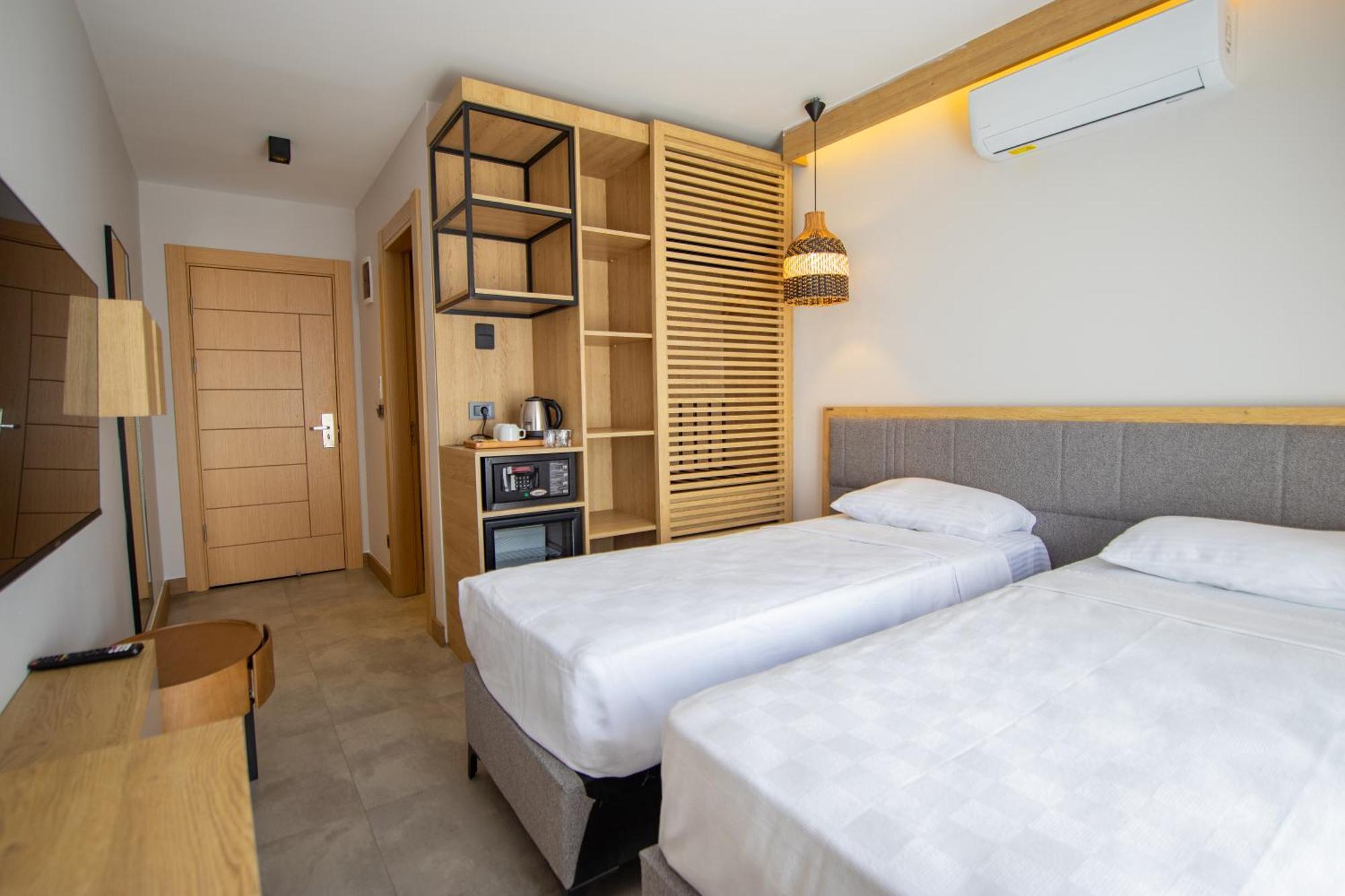 Asterina Hotel Turgutreis Room photo
