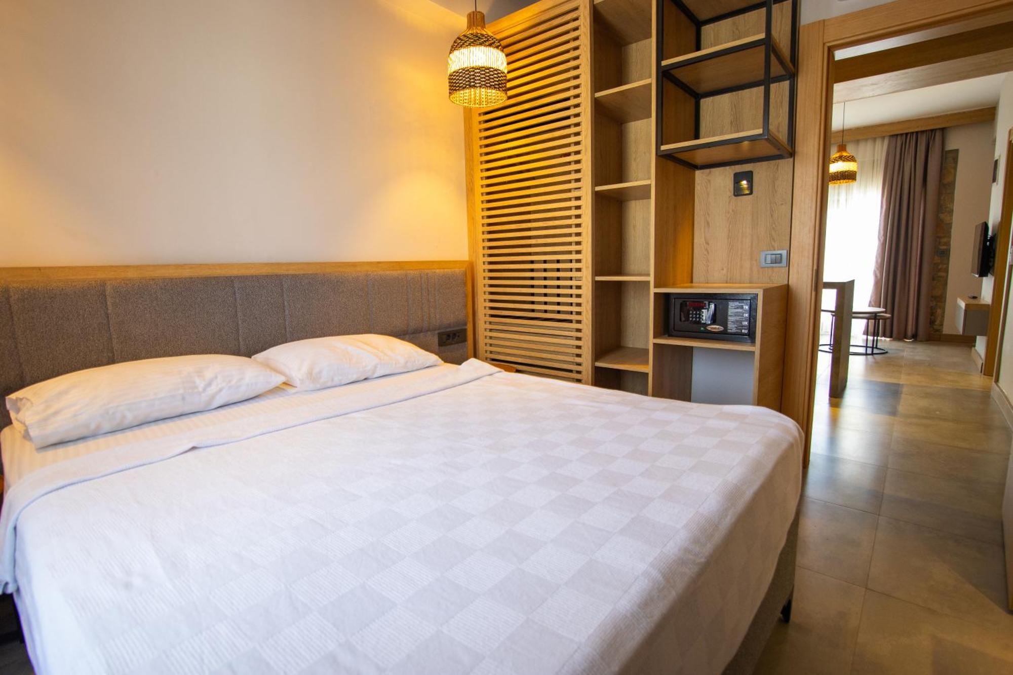 Asterina Hotel Turgutreis Room photo